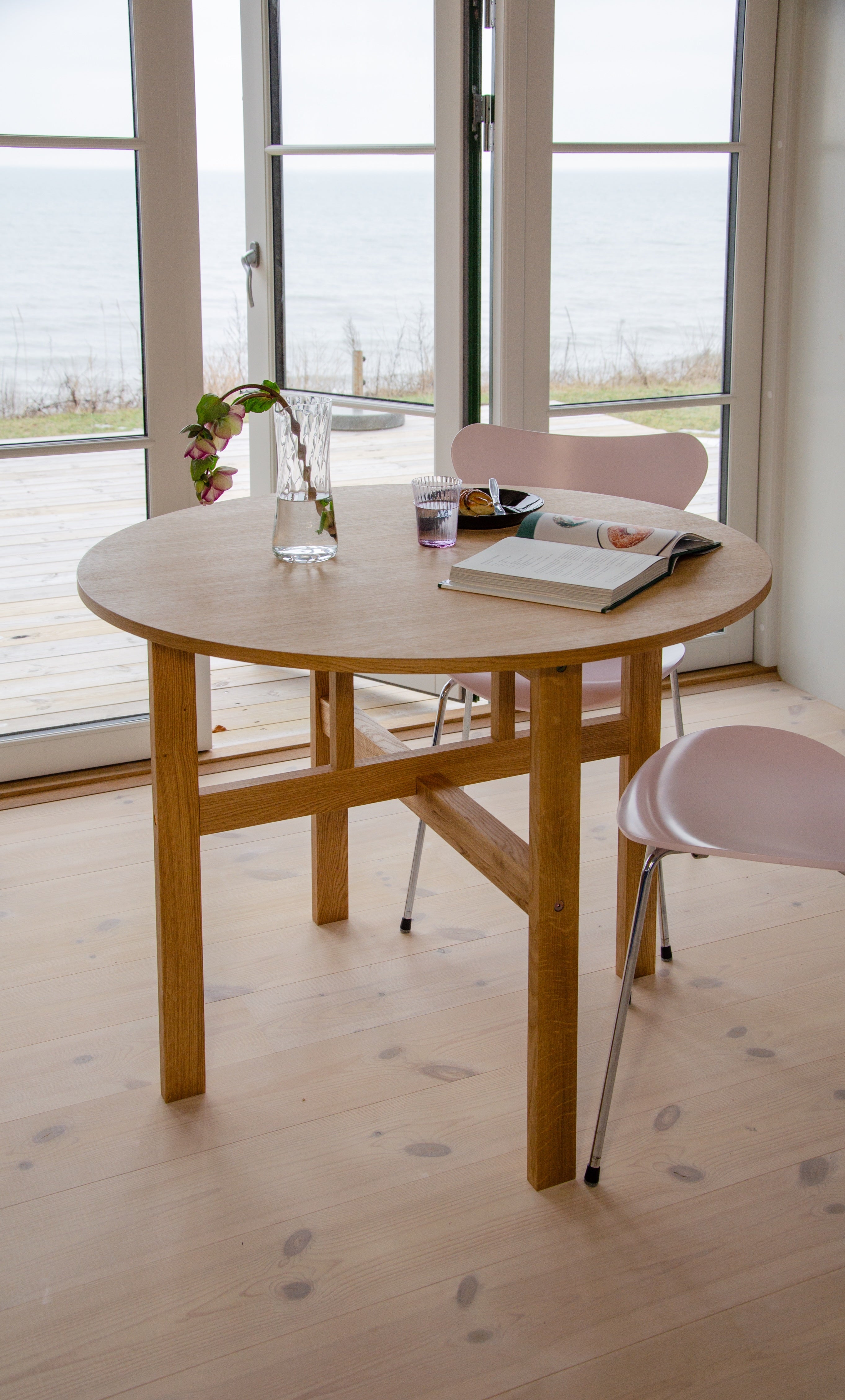 Gable Table - Round – STILLARK
